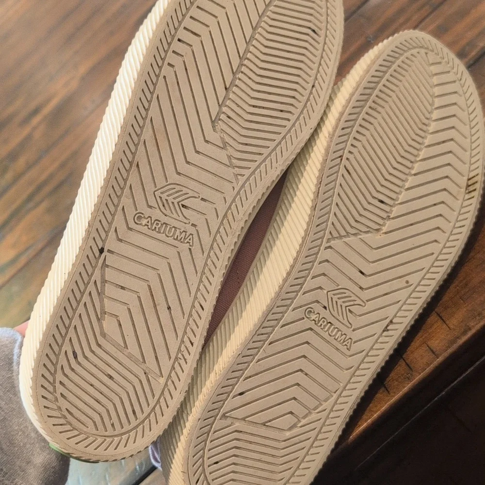 Cariuma OCA Low Sneaker